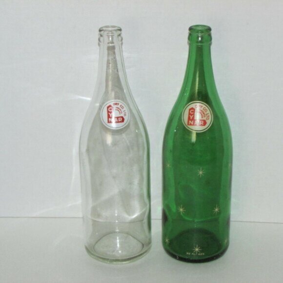 2 CYNAR Vintage Glass Soda Pop Bottles Toronto Canada Large 30 oz Green Clear - Picture 6 of 10